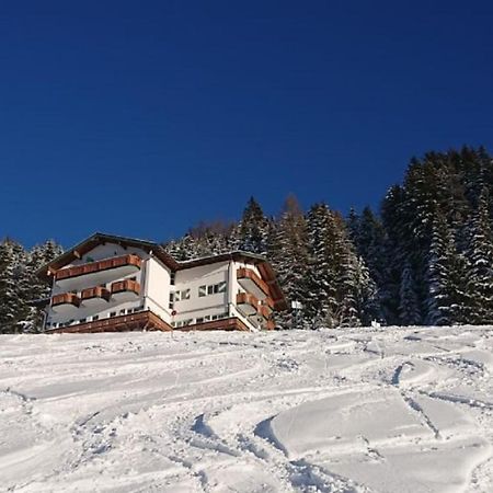 Hotel Hahnbaum Sankt Johann im Pongau Exterior photo